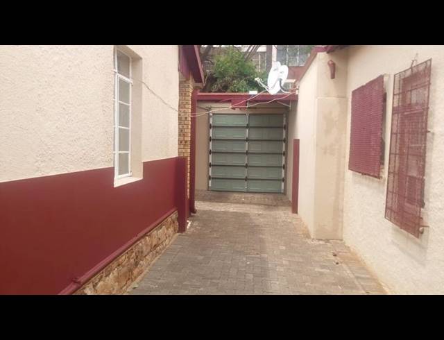 10 BEDROOM HOUSE FOR SALE IN BELLEVUE